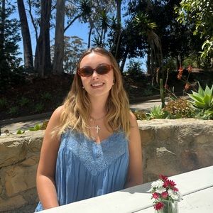 Meet your Posher, Ava